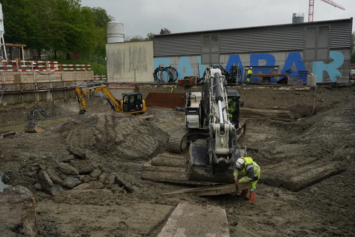 Baustelle neben dem Ara-Gebäude.